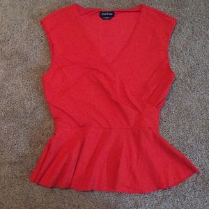 Like new v-neck bebe top